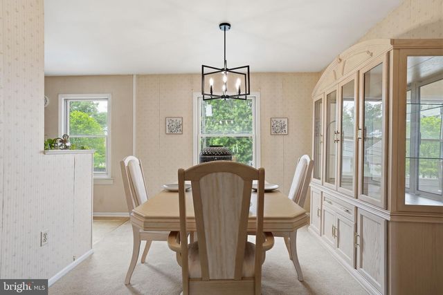 618 S OXFORD VALLEY RD, Fairless Hills, PA 19030