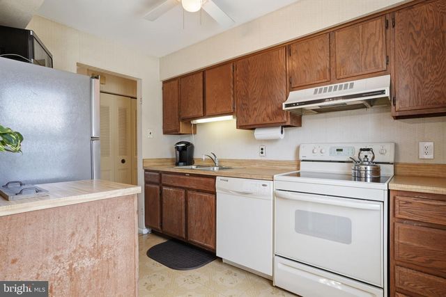 618 S OXFORD VALLEY RD, Fairless Hills, PA 19030