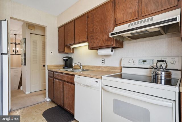 618 S OXFORD VALLEY RD, Fairless Hills, PA 19030