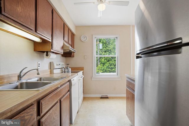 618 S OXFORD VALLEY RD, Fairless Hills, PA 19030