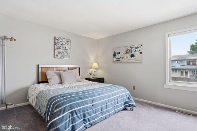 618 S OXFORD VALLEY RD, Fairless Hills, PA 19030