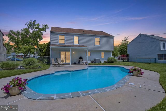 618 S OXFORD VALLEY RD, Fairless Hills, PA 19030