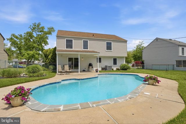 618 S OXFORD VALLEY RD, Fairless Hills, PA 19030