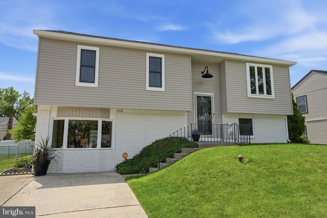 618 S OXFORD VALLEY RD, Fairless Hills, PA 19030