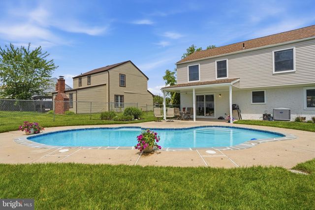 618 S OXFORD VALLEY RD, Fairless Hills, PA 19030