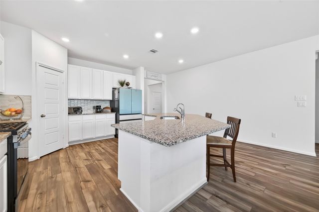 3043 Kastania Lane, Fresno, TX 77545