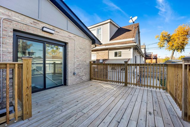 1047 N Saint Louis Avenue, Chicago, IL 60651