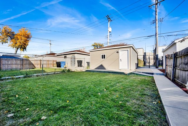 1047 N Saint Louis Avenue, Chicago, IL 60651