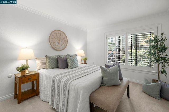 1160 Rockledge Lane 2, Walnut Creek, CA 94595