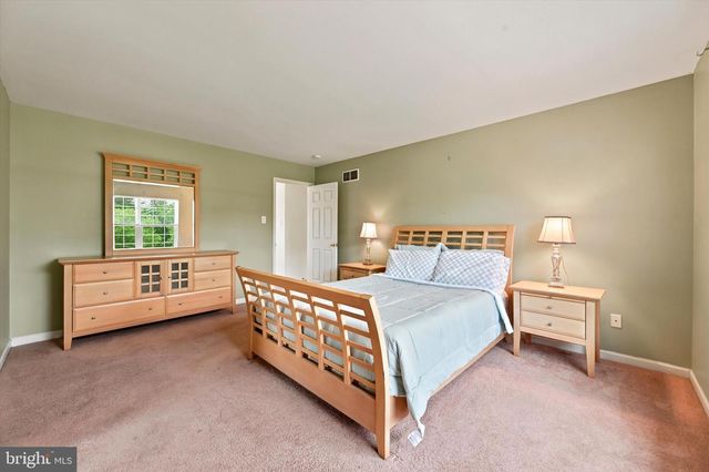 128 MILLVIEW DR, Coatesville, PA 19320