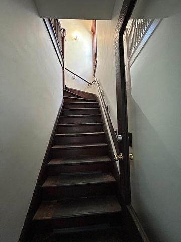 712 6th Street NE, Minneapolis, MN 55413