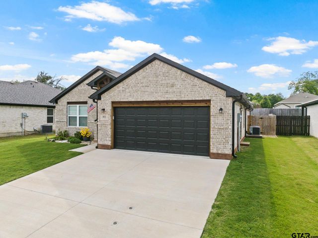 103 St. James, Mt Pleasant, TX 75455