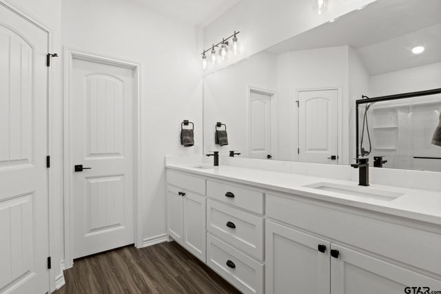 103 St. James, Mt Pleasant, TX 75455