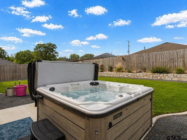 103 St. James, Mt Pleasant, TX 75455