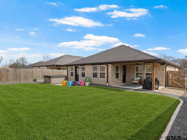 103 St. James, Mt Pleasant, TX 75455