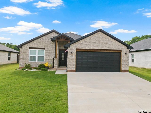 103 St. James, Mt Pleasant, TX 75455
