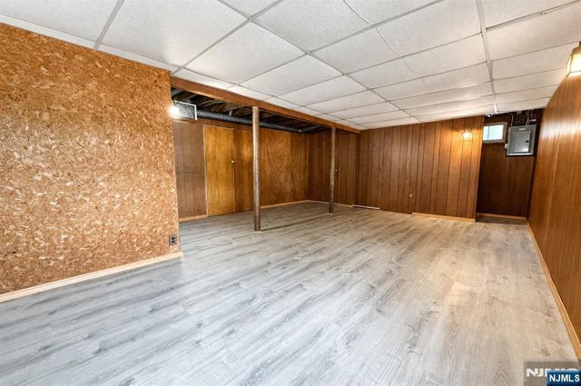 50 Knolls Road, Bloomingdale, NJ 07403