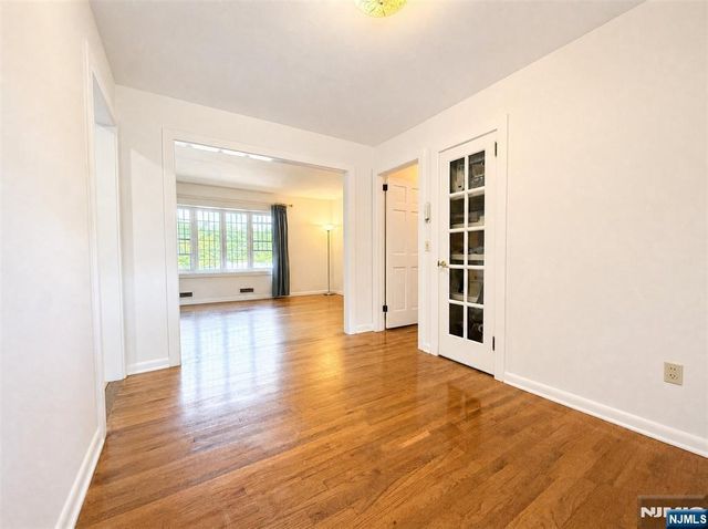 50 Knolls Road, Bloomingdale, NJ 07403