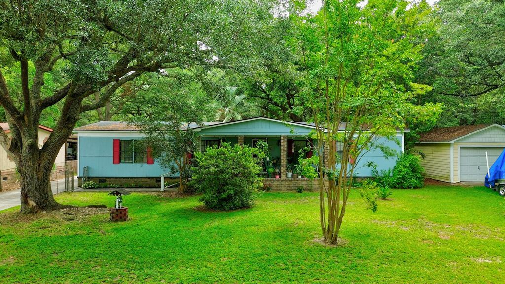 108 Water Way, Moncks Corner, SC 29461