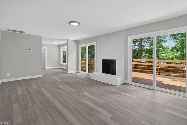 112 W Rexford DR, Newport News, VA 23608