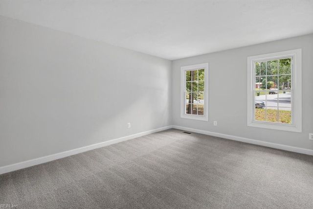 112 W Rexford DR, Newport News, VA 23608