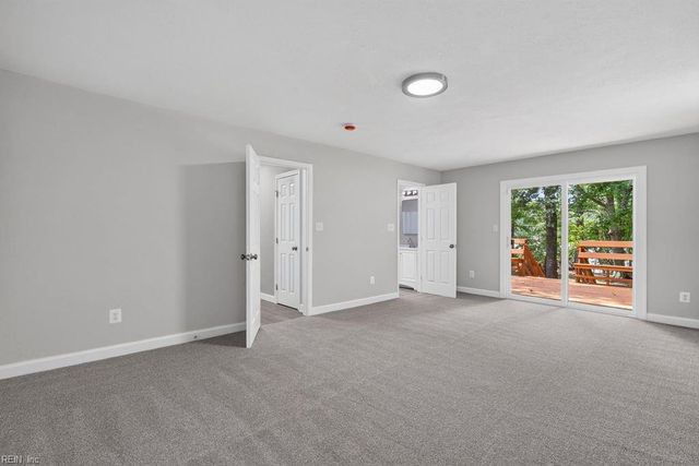 112 W Rexford DR, Newport News, VA 23608