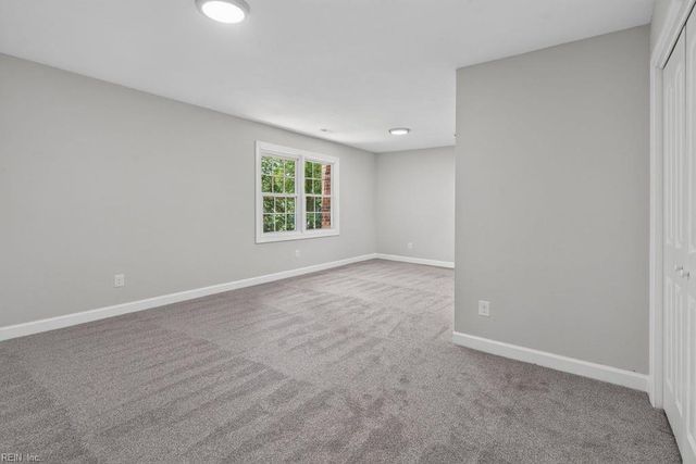 112 W Rexford DR, Newport News, VA 23608