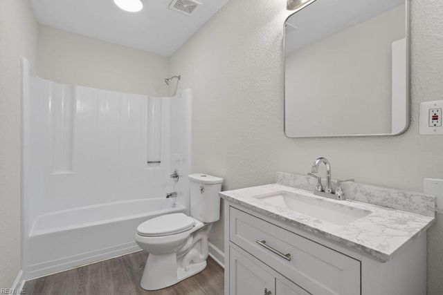 112 W Rexford DR, Newport News, VA 23608