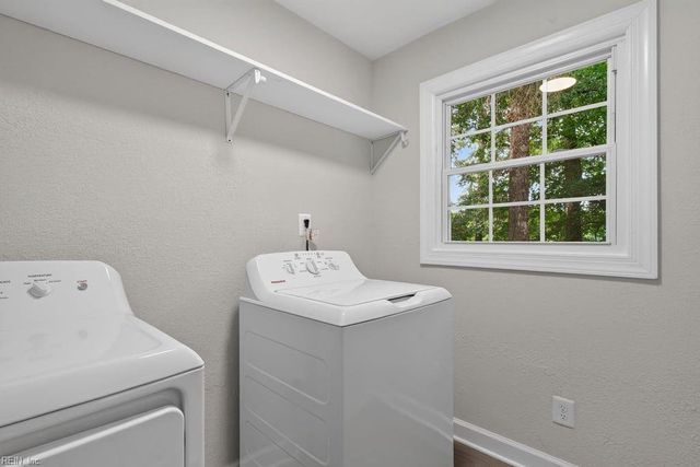 112 W Rexford DR, Newport News, VA 23608