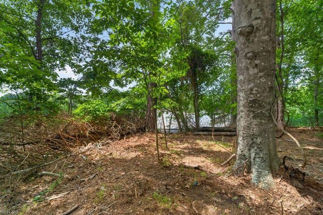 112 W Rexford DR, Newport News, VA 23608