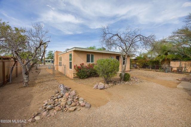 216 E Waverly Street, Tucson, AZ 85705