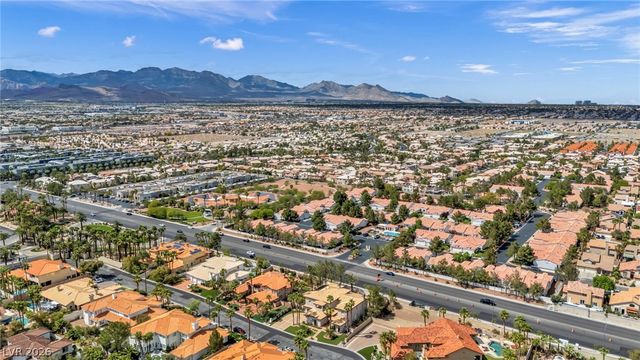 8798 Big Bluff Avenue, Las Vegas, NV 89148
