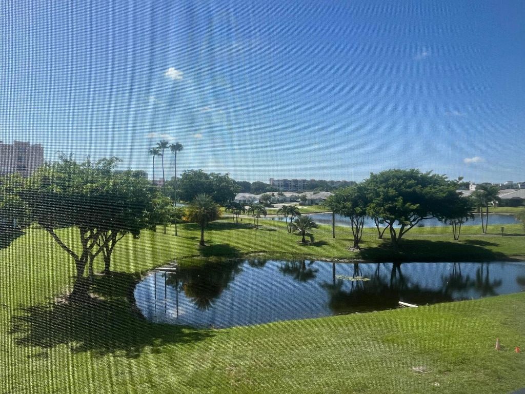 7006 HUNTINGTON Lane 302, Delray Beach, FL 33446