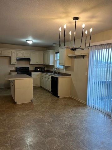 565 S Cedar Street, Gardner, KS 66030