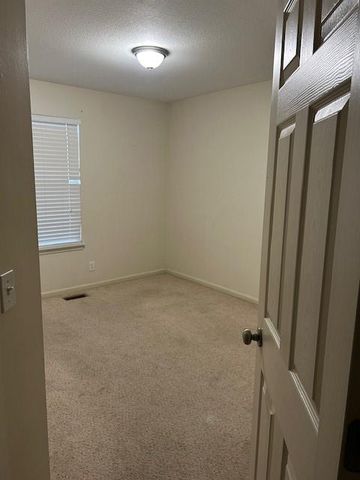 565 S Cedar Street, Gardner, KS 66030