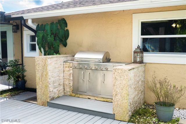 233 Baltusrol DR, Naples, FL 34113