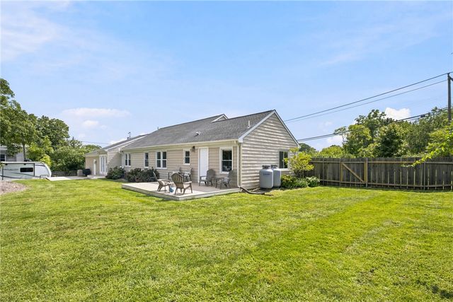 561 Boyds Lane, Portsmouth, RI 02871