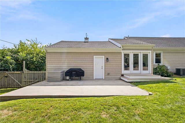 561 Boyds Lane, Portsmouth, RI 02871