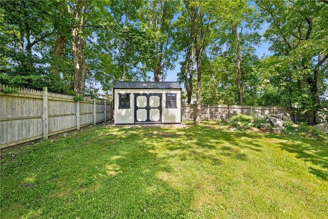 561 Boyds Lane, Portsmouth, RI 02871