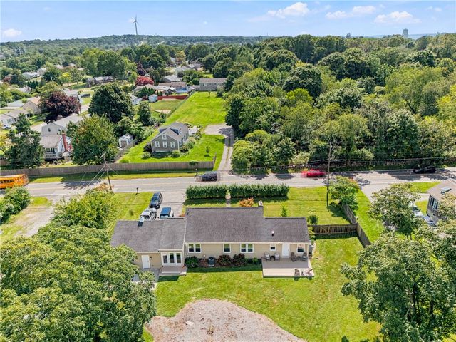 561 Boyds Lane, Portsmouth, RI 02871