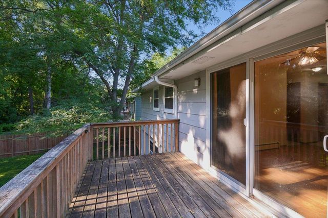 300 Quaker Lane N, Plymouth, MN 55441