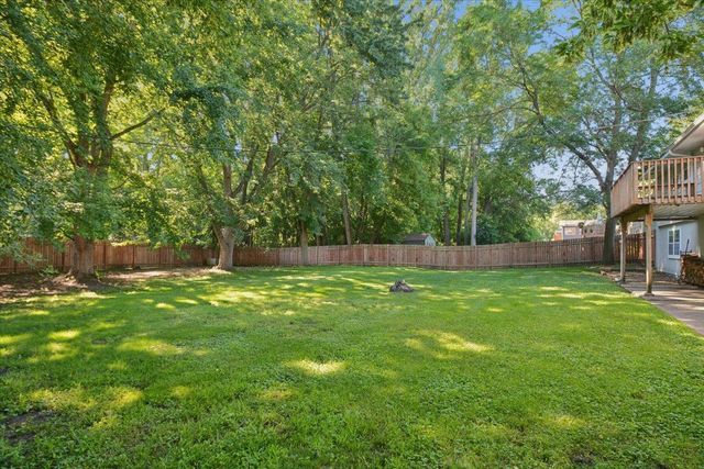 300 Quaker Lane N, Plymouth, MN 55441