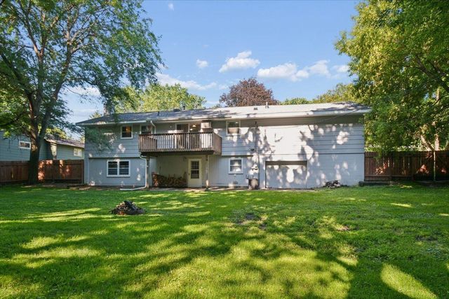 300 Quaker Lane N, Plymouth, MN 55441