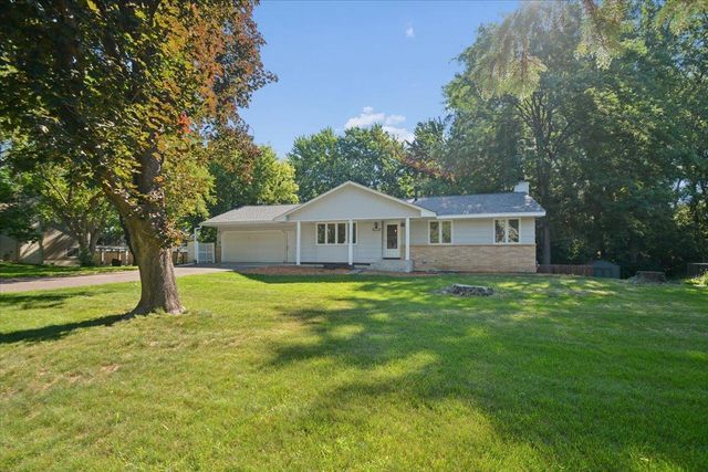 300 Quaker Lane N, Plymouth, MN 55441