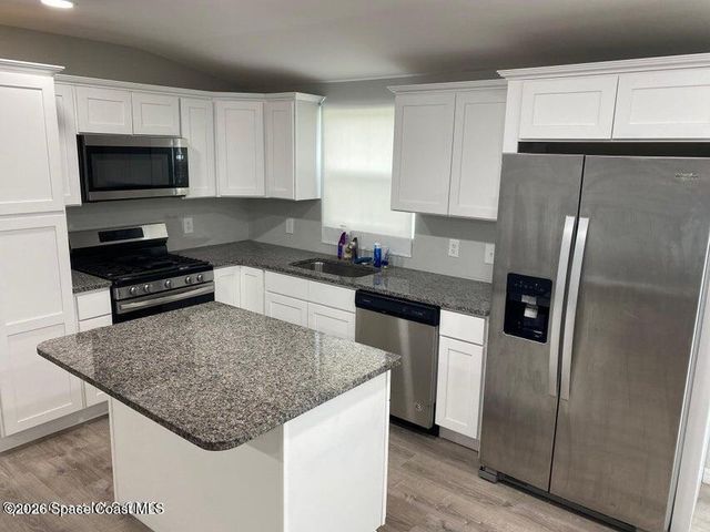 2944 Century Oaks Circle, West Melbourne, FL 32904