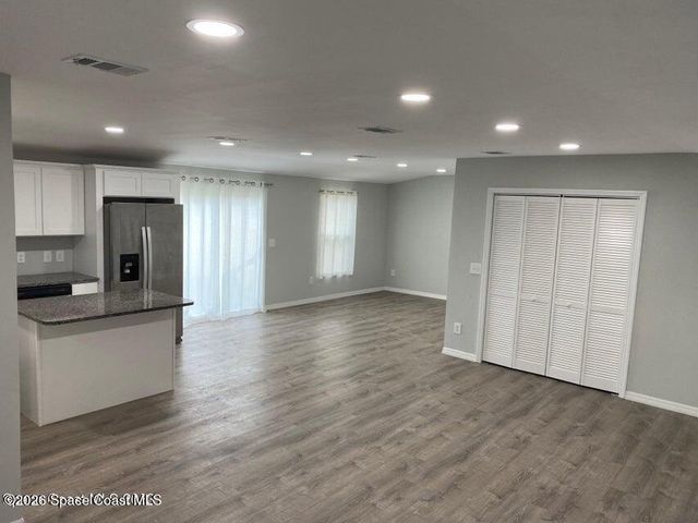 2944 Century Oaks Circle, West Melbourne, FL 32904