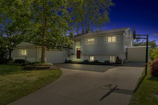 21009 Robinwood Street, Farmington, MI 48336