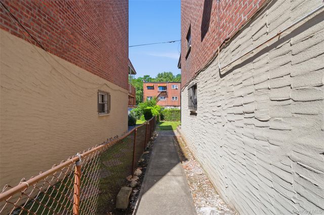 445 Olmstead Avenue, Bronx, NY 10473
