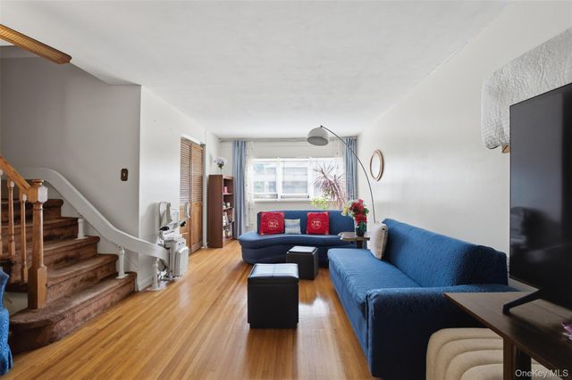 445 Olmstead Avenue, Bronx, NY 10473