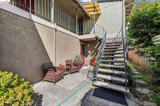 76 Oakes Blvd., San Leandro, CA 94577
